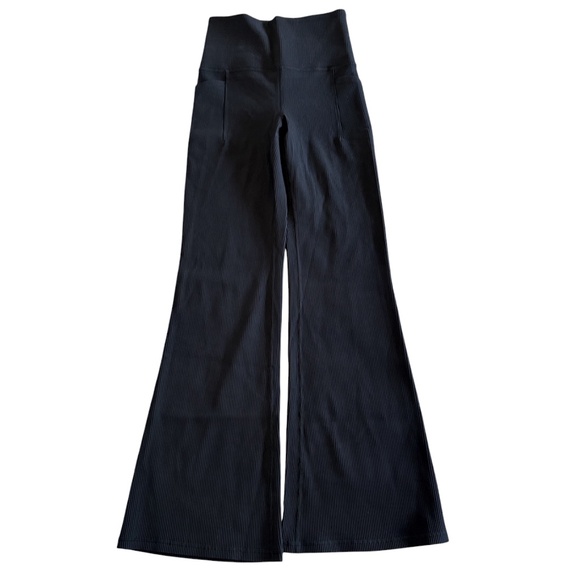 NWOT Athleta Salutation Stash Rib Flare Pants Side Pockets in Black - Picture 1 of 8